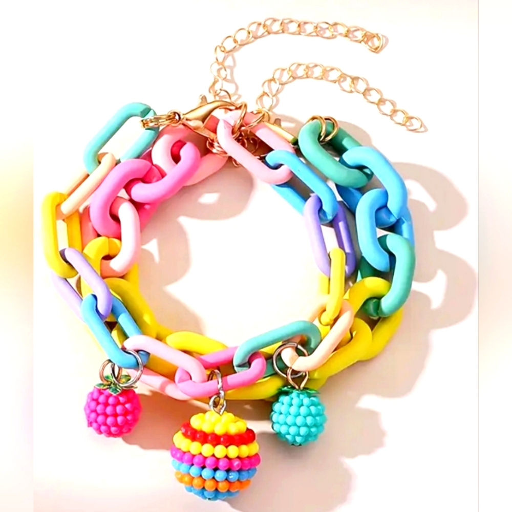 BRACELET